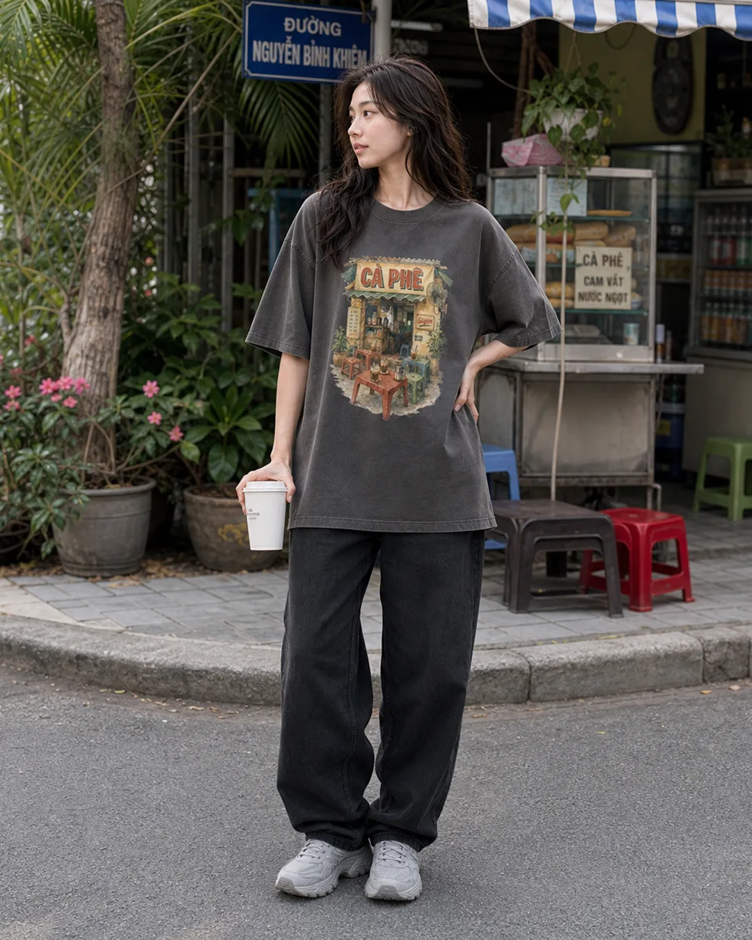 NAOMI — Sidewalk Café tee, full body